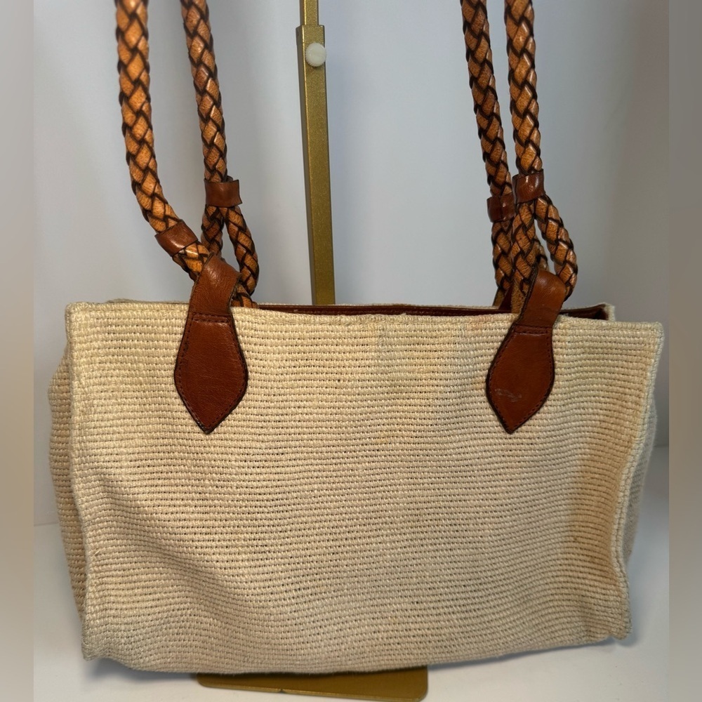 Jenny and the boys woven raffia or straw tote bag - Picture 4 of 11